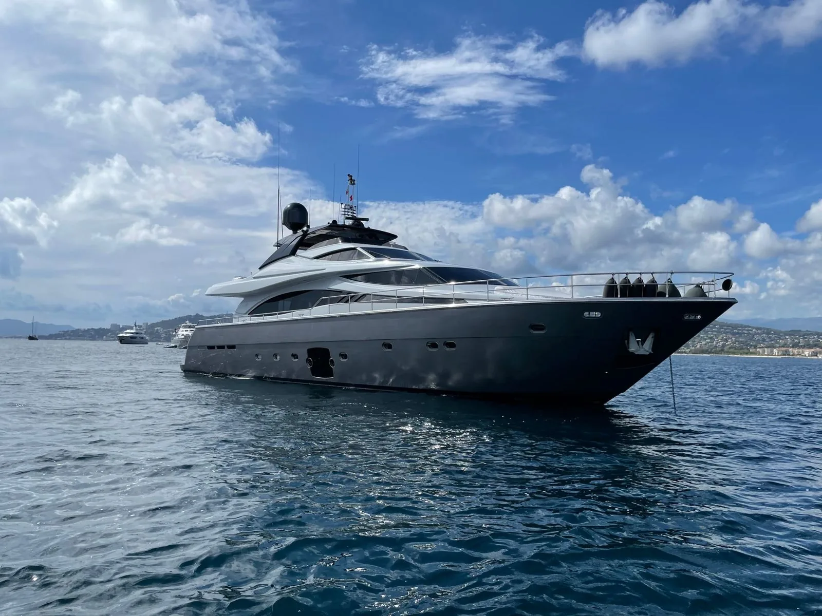 MAXI BEER - photo 2 yacht charter Cannes