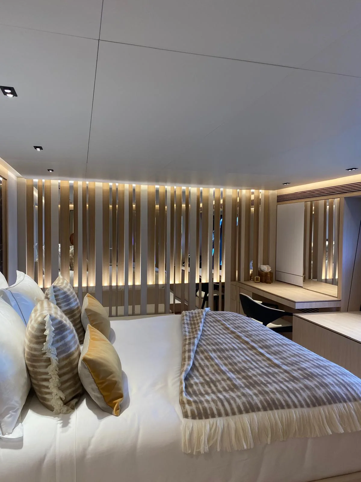 MAXI BEER - photo 11 yacht charter Cannes