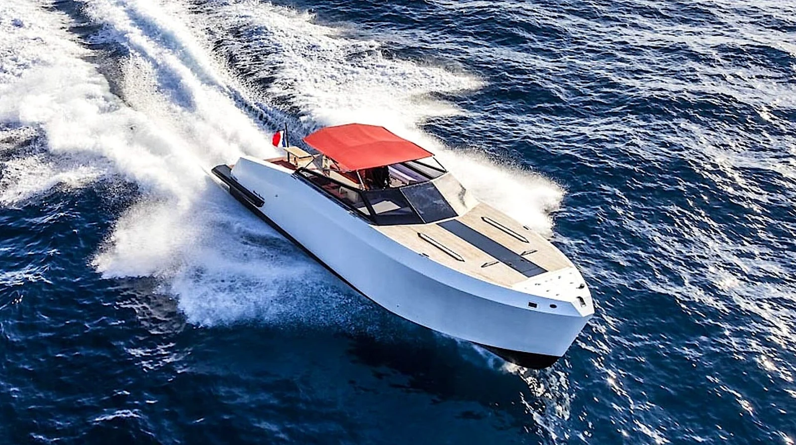 Mazu 38 OPEN, photo 3 location yacht Cannes