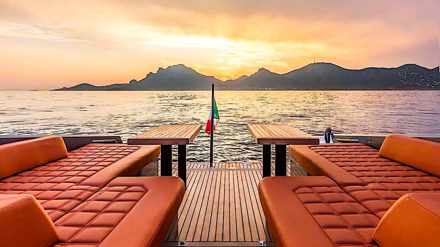 Mazu 38 OPEN, photo 4 location yacht Cannes