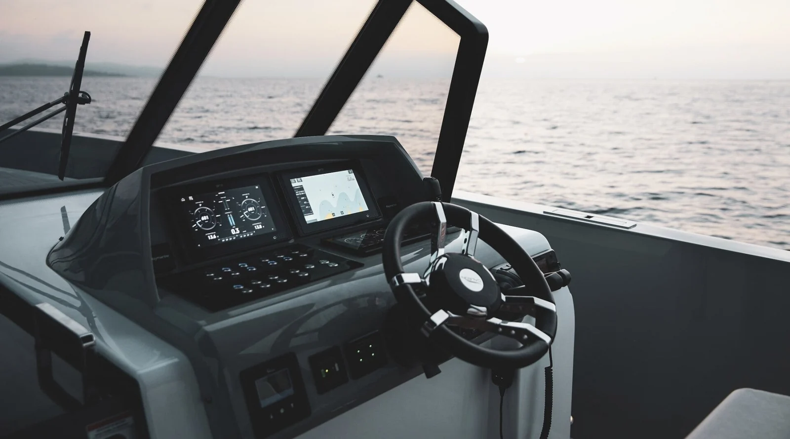 Tecnomar Yachts MED 42, photo 13 location yacht Cannes