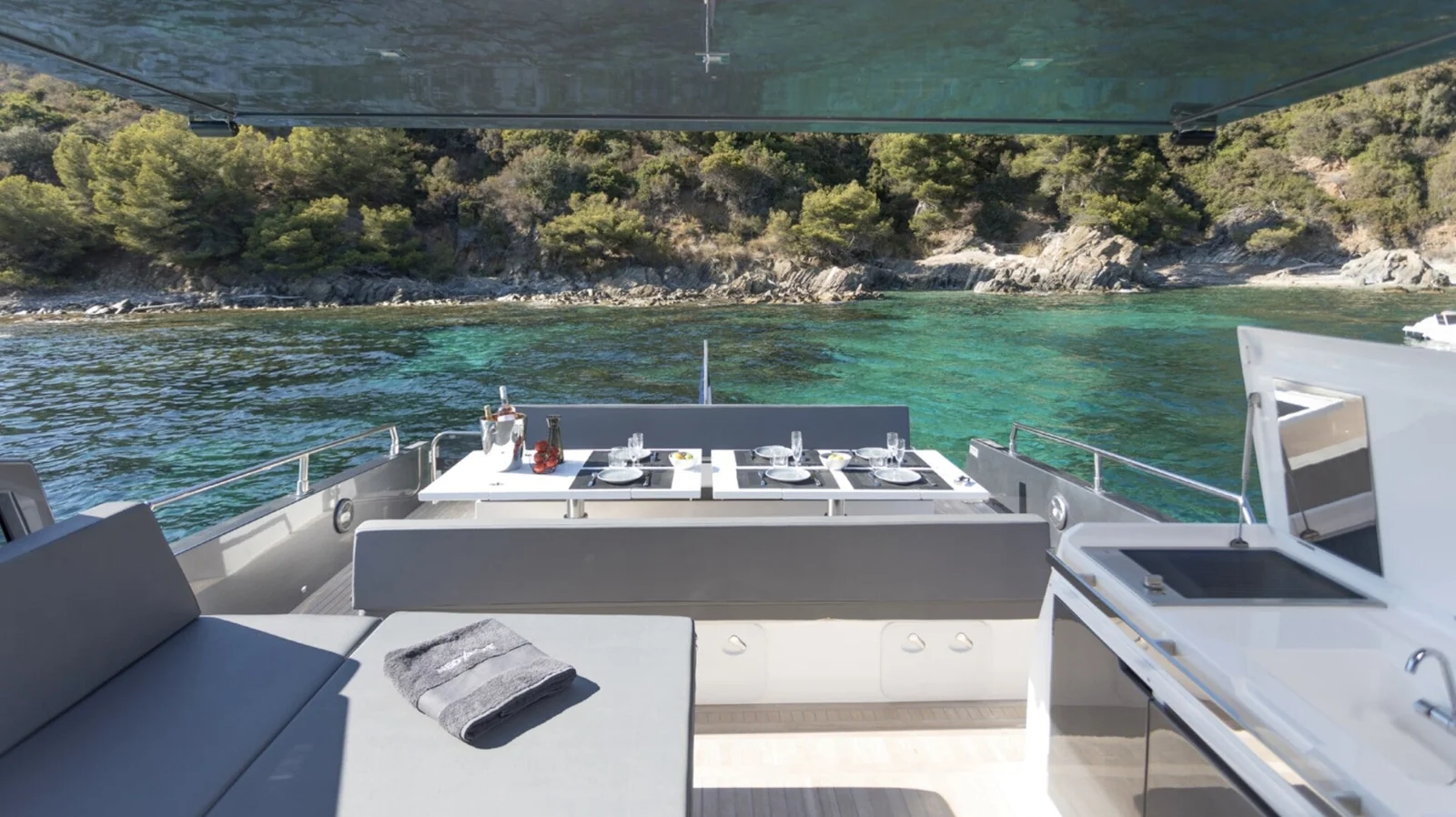 Tecnomar Yachts MED 52, photo 8 location yacht Cannes