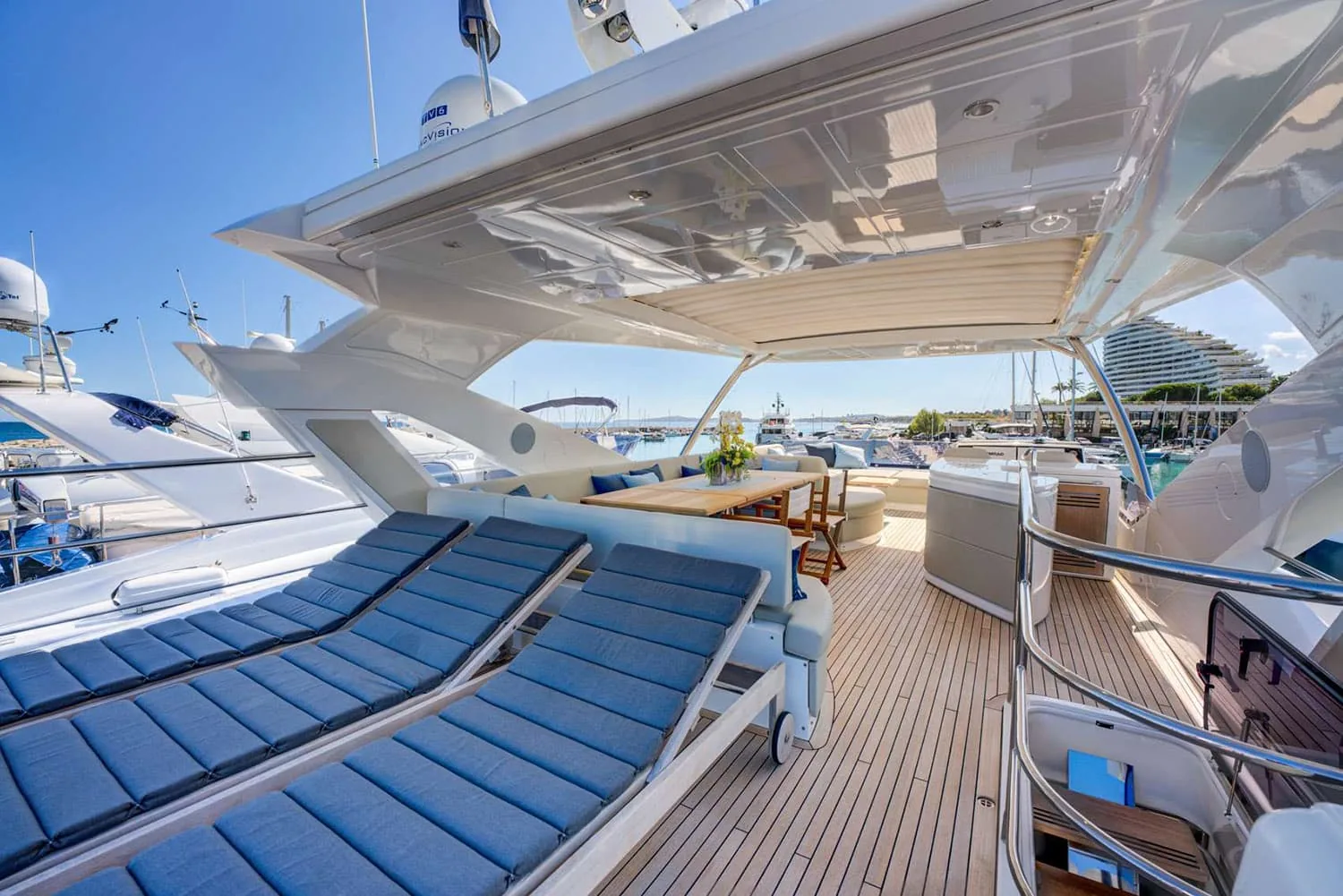 MIKEL ANGELO - photo 6 yacht charter Cannes