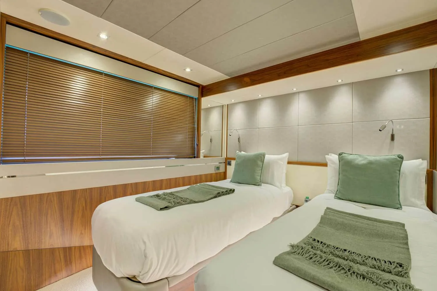 MIKEL ANGELO - photo 10 yacht charter Cannes