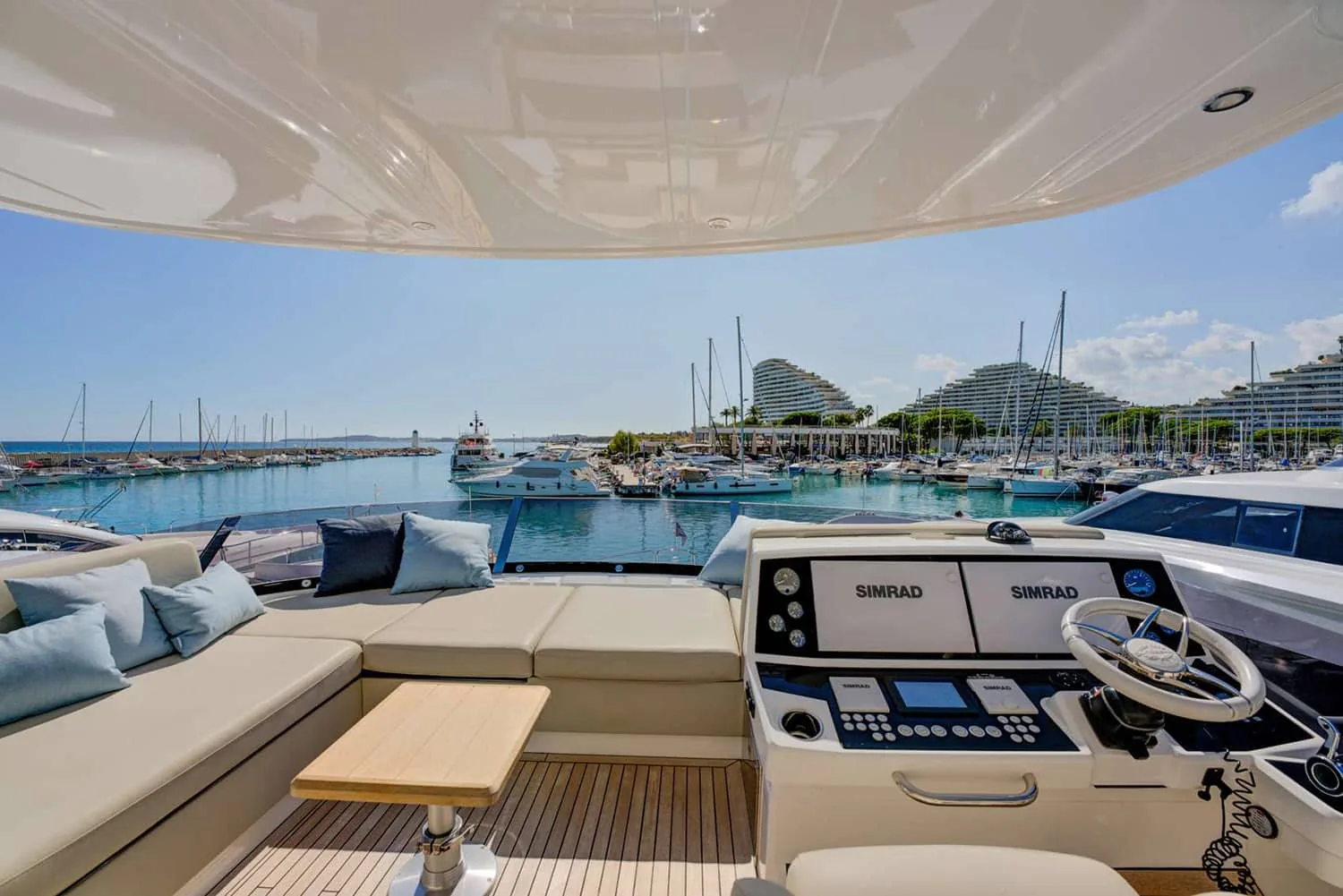MIKEL ANGELO - photo 12 yacht charter Cannes