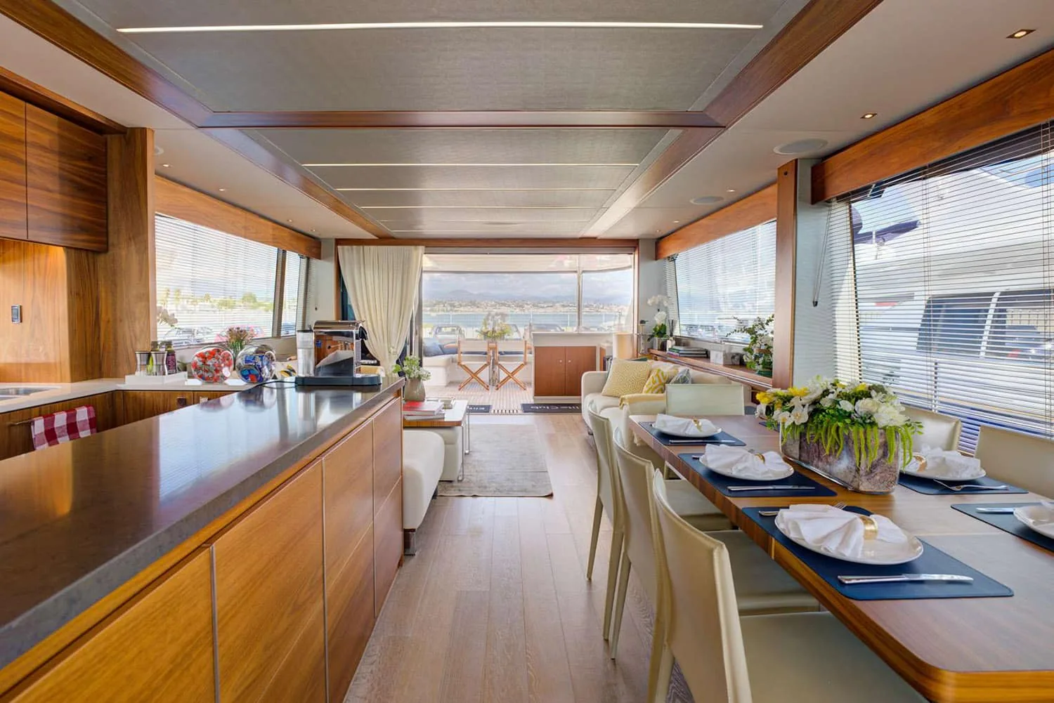 MIKEL ANGELO - photo 14 yacht charter Cannes