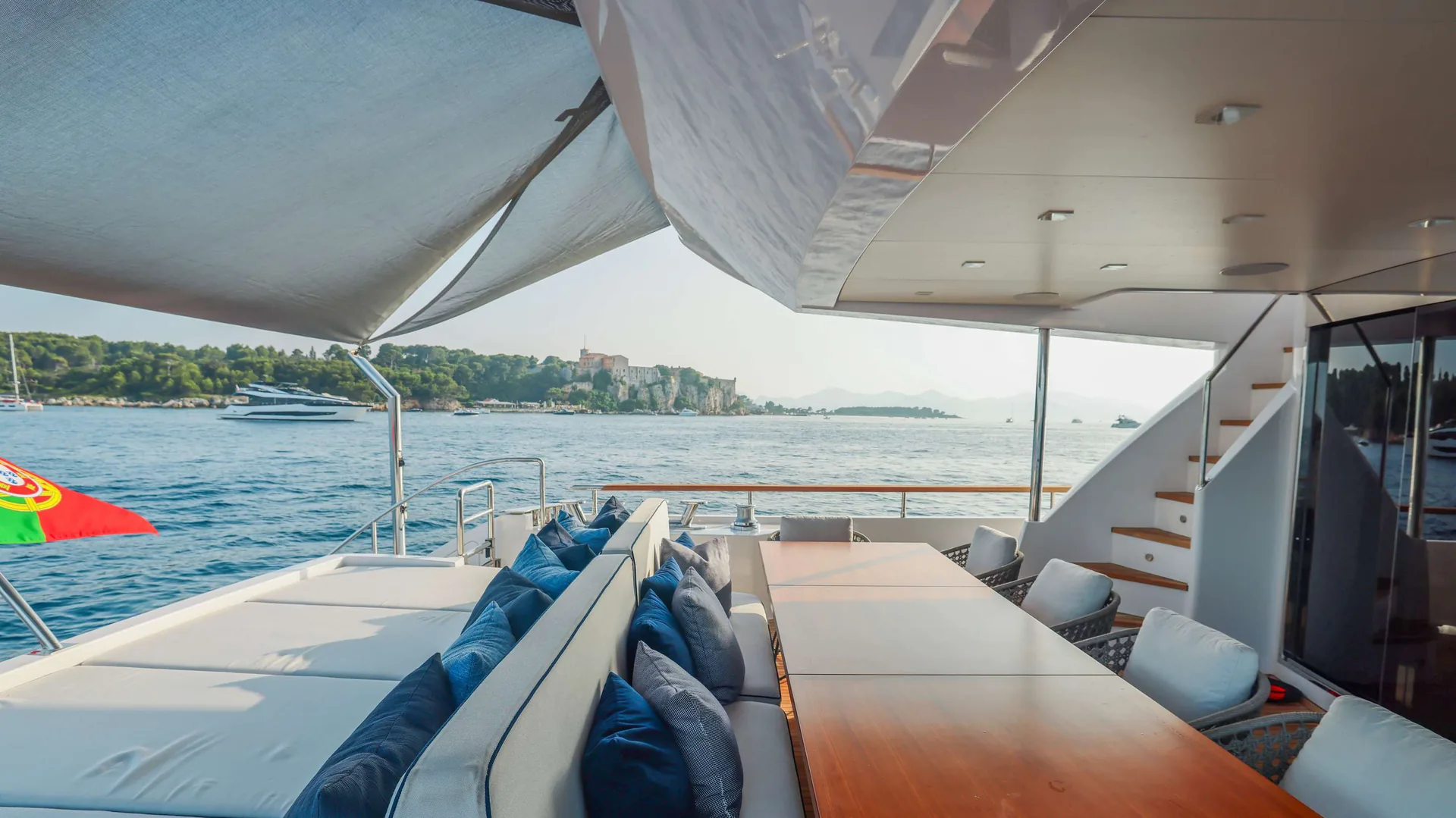 Millesime — photo 15 location yacht Cannes