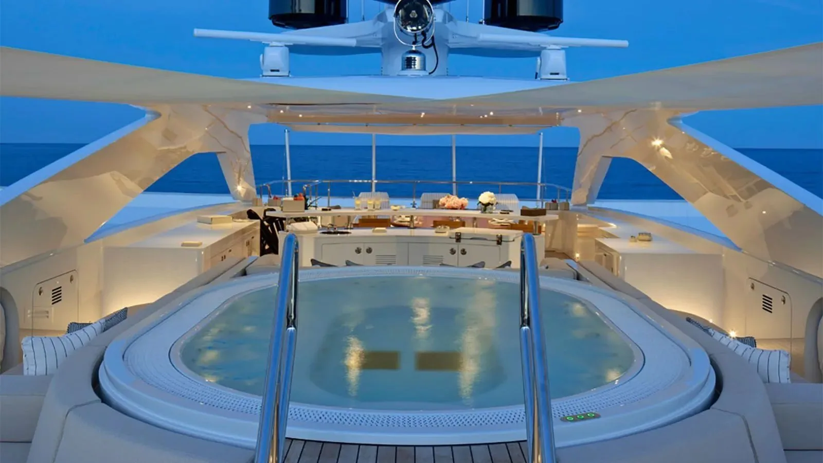 MOSKITO - photo 10 yacht charter Cannes