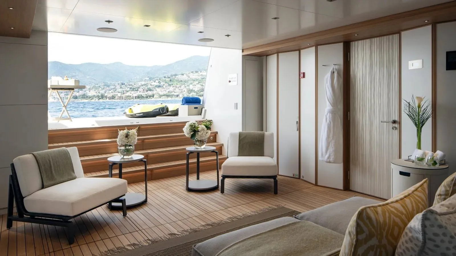 MOSKITO - photo 42 yacht charter Cannes
