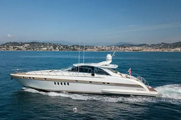 MR M - location yacht Cannes