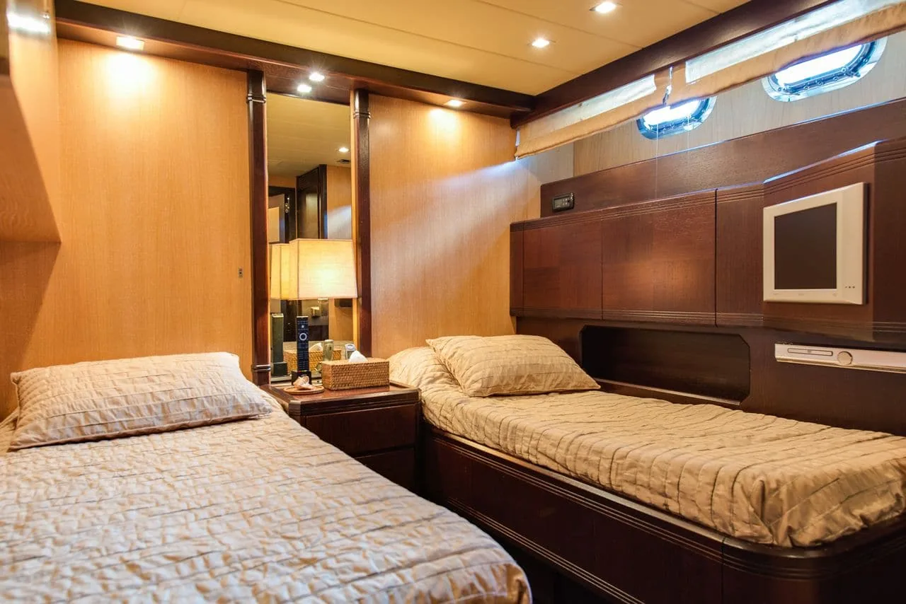 MR M - photo 16 yacht charter Cannes