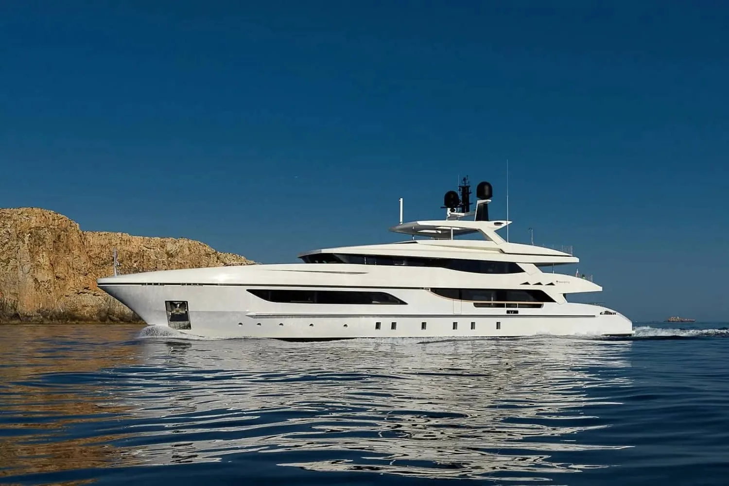 MR T - photo 4 yacht charter Cannes