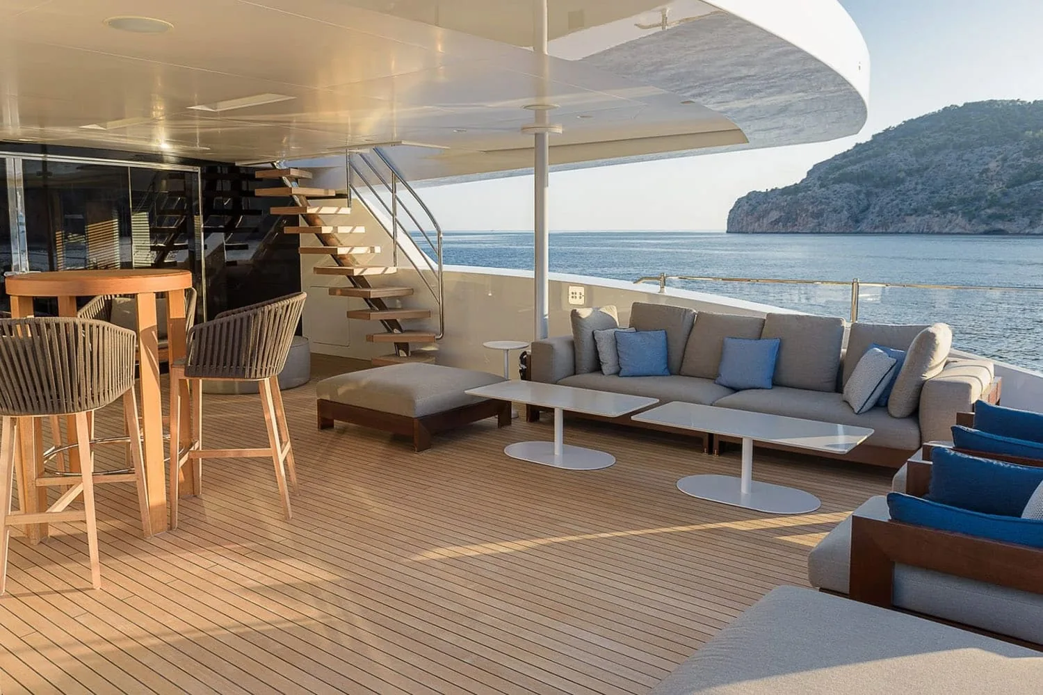MR T - photo 12 yacht charter Cannes