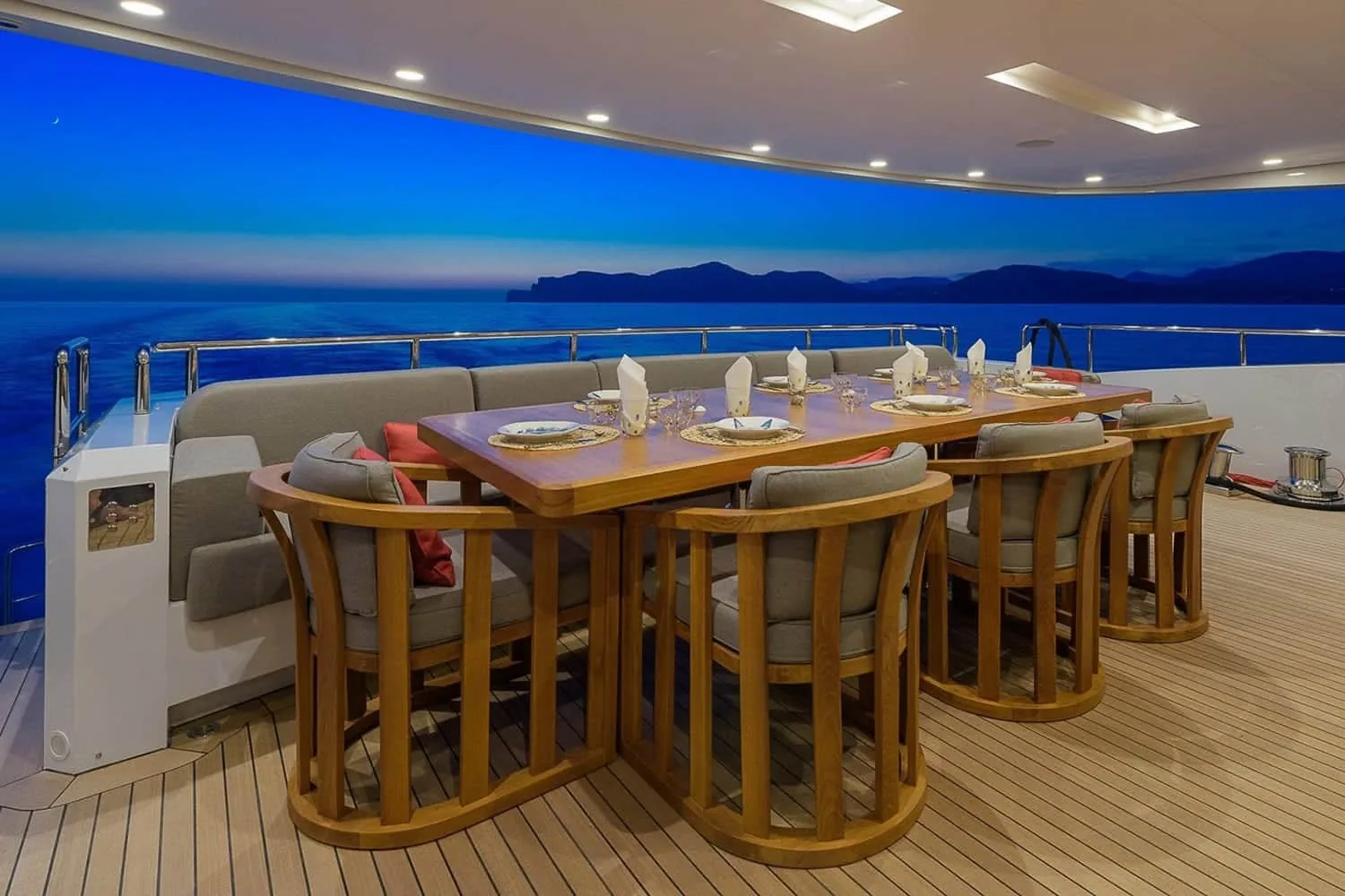 MR T - photo 15 yacht charter Cannes