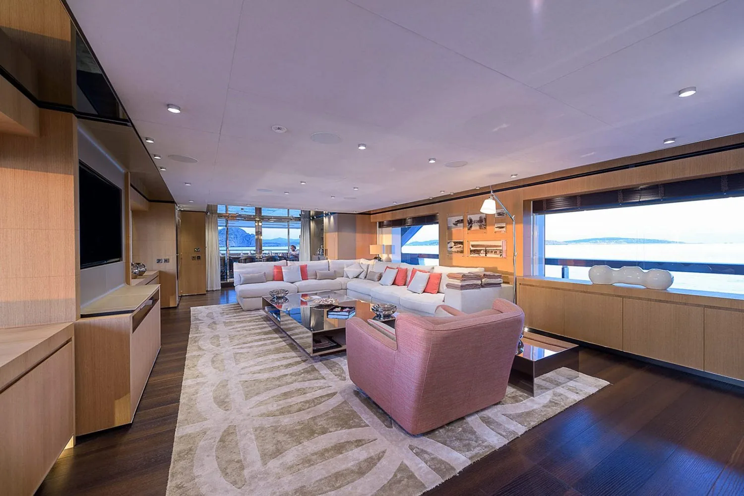 MR T - photo 18 yacht charter Cannes