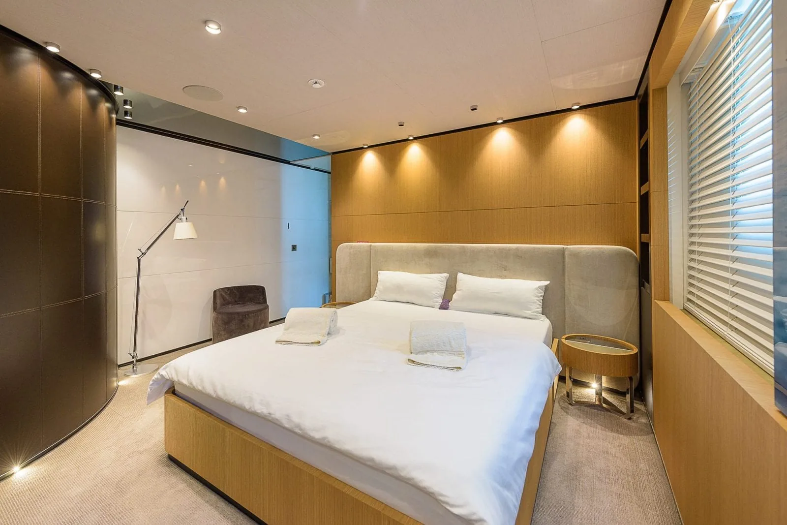 MR T - photo 27 yacht charter Cannes