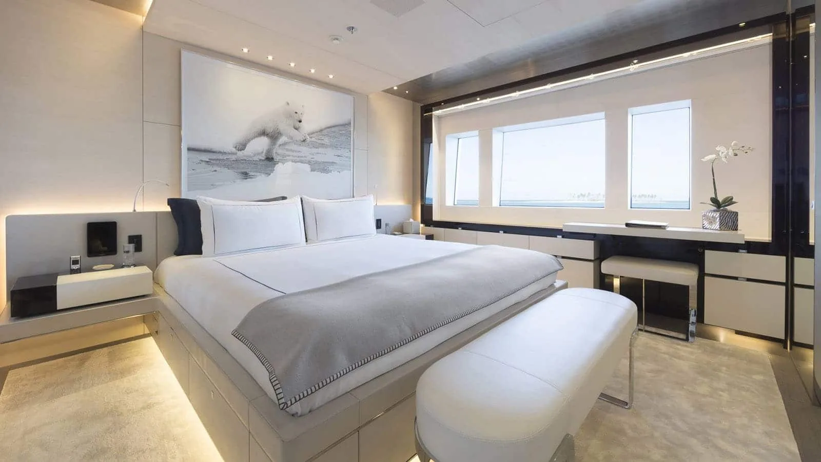 NAUTILUS - photo 34 yacht charter Cannes
