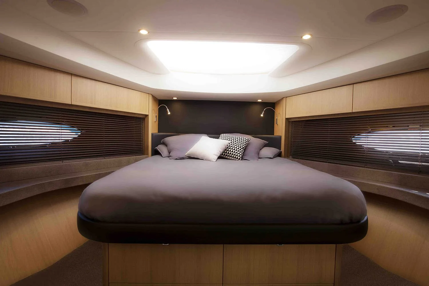 OBSESSIO - photo 11 yacht charter Cannes