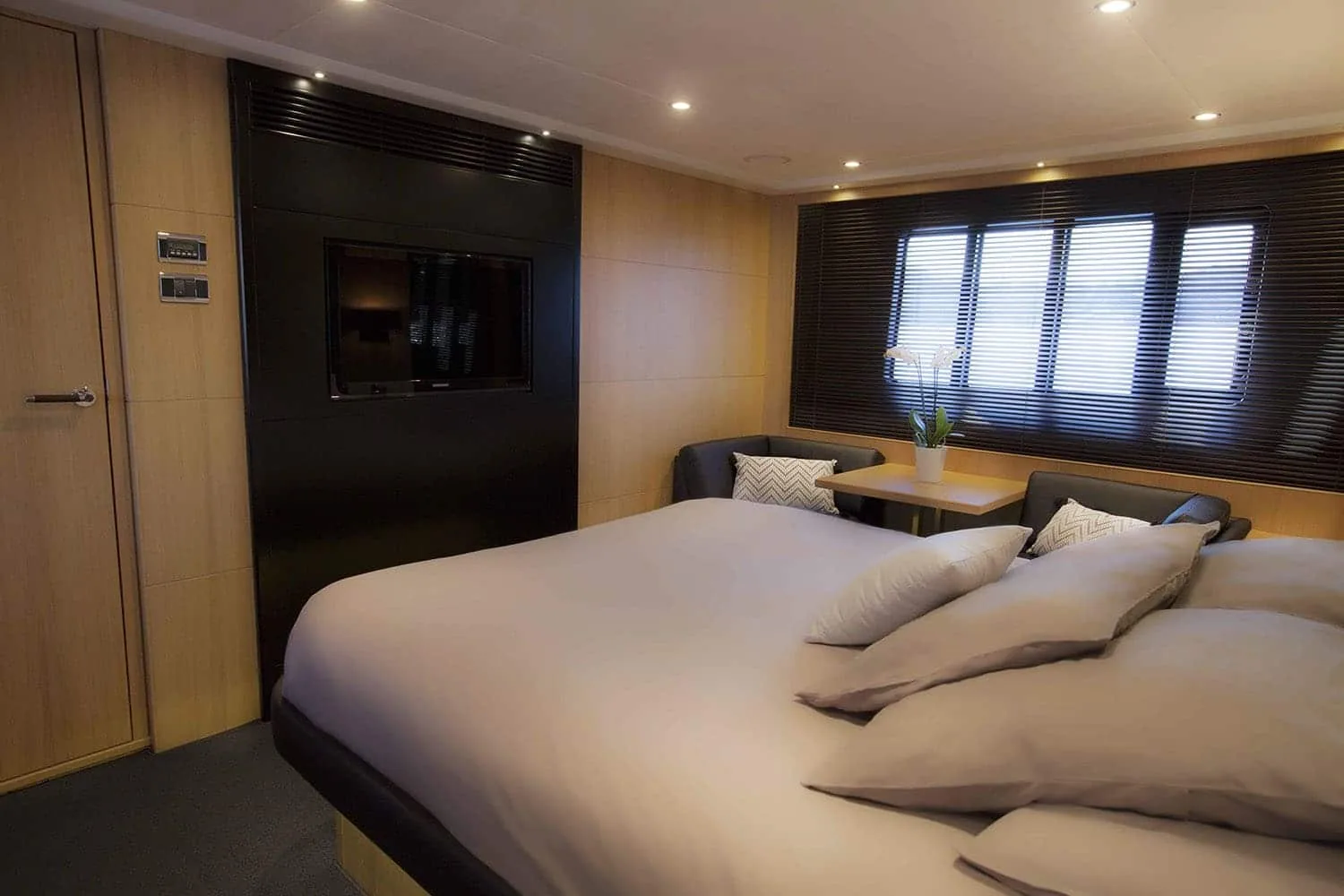 OBSESSIO - photo 14 yacht charter Cannes