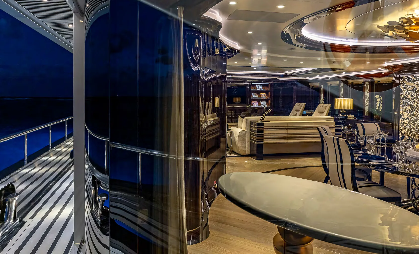 OKTO — photo 3 location yacht Cannes