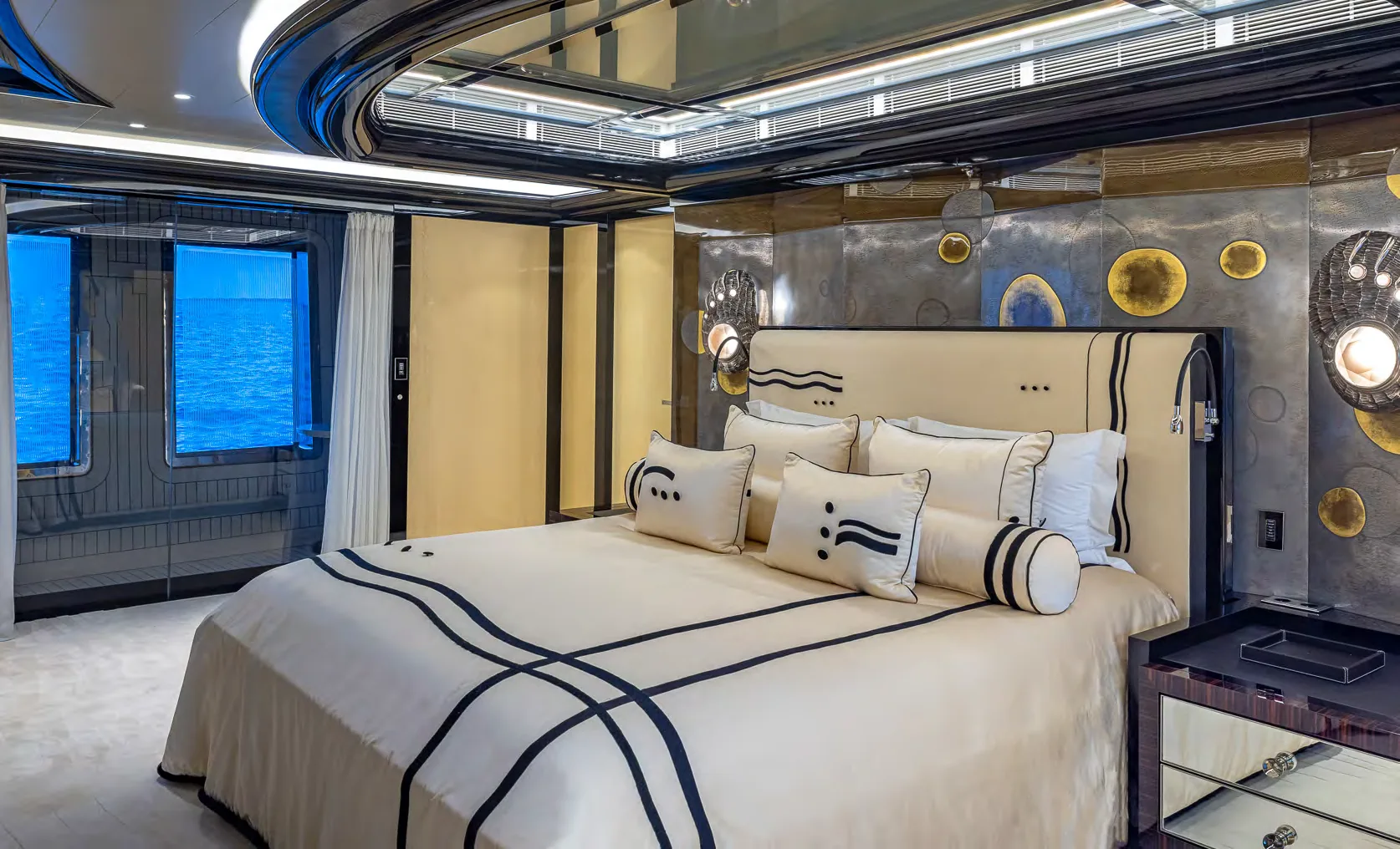 OKTO — photo 7 location yacht Cannes