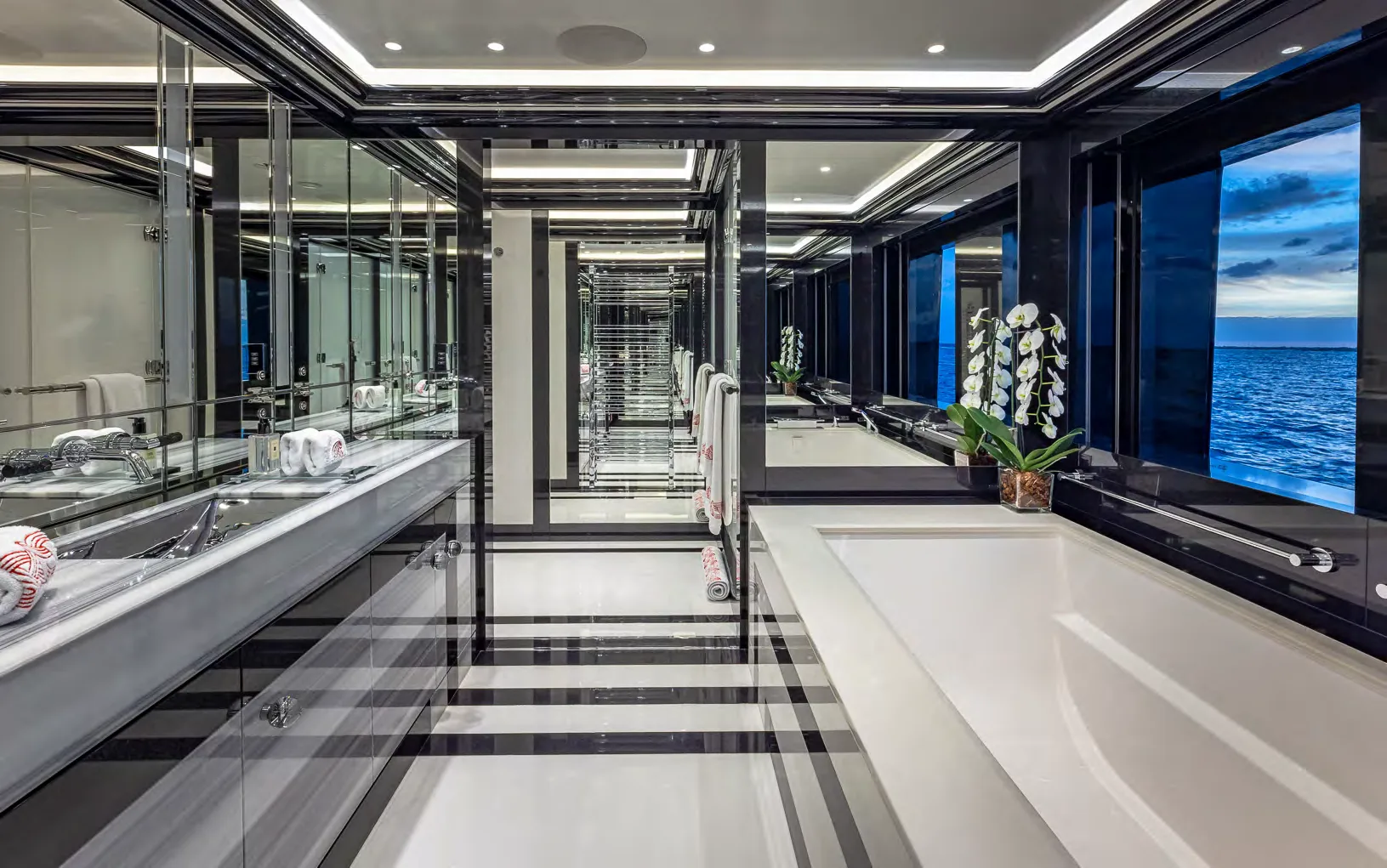 OKTO — photo 10 location yacht Cannes