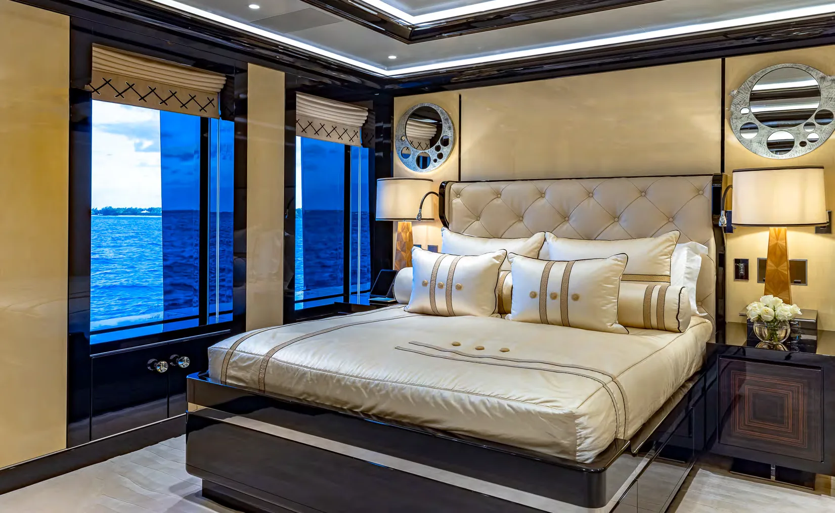 OKTO — photo 12 location yacht Cannes