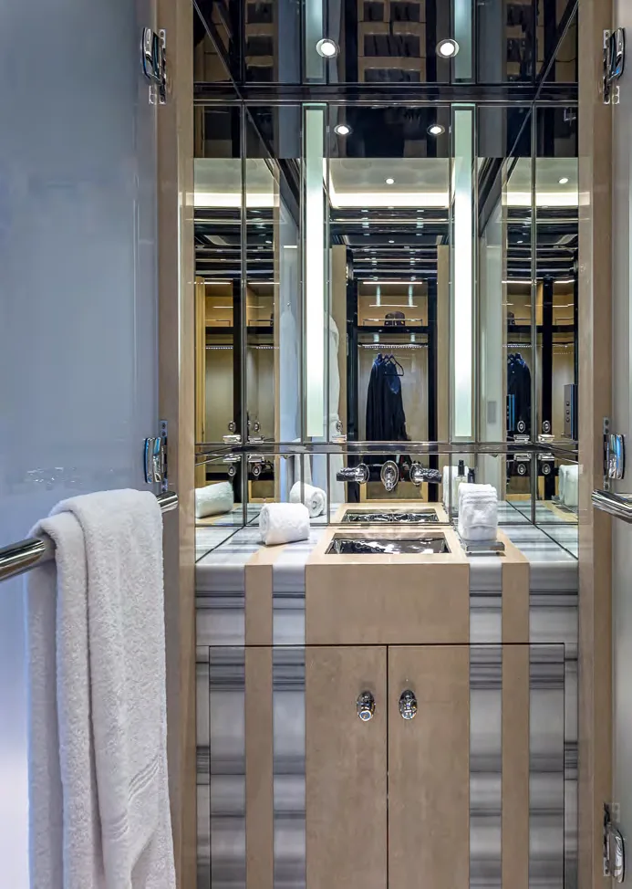 OKTO — photo 14 location yacht Cannes
