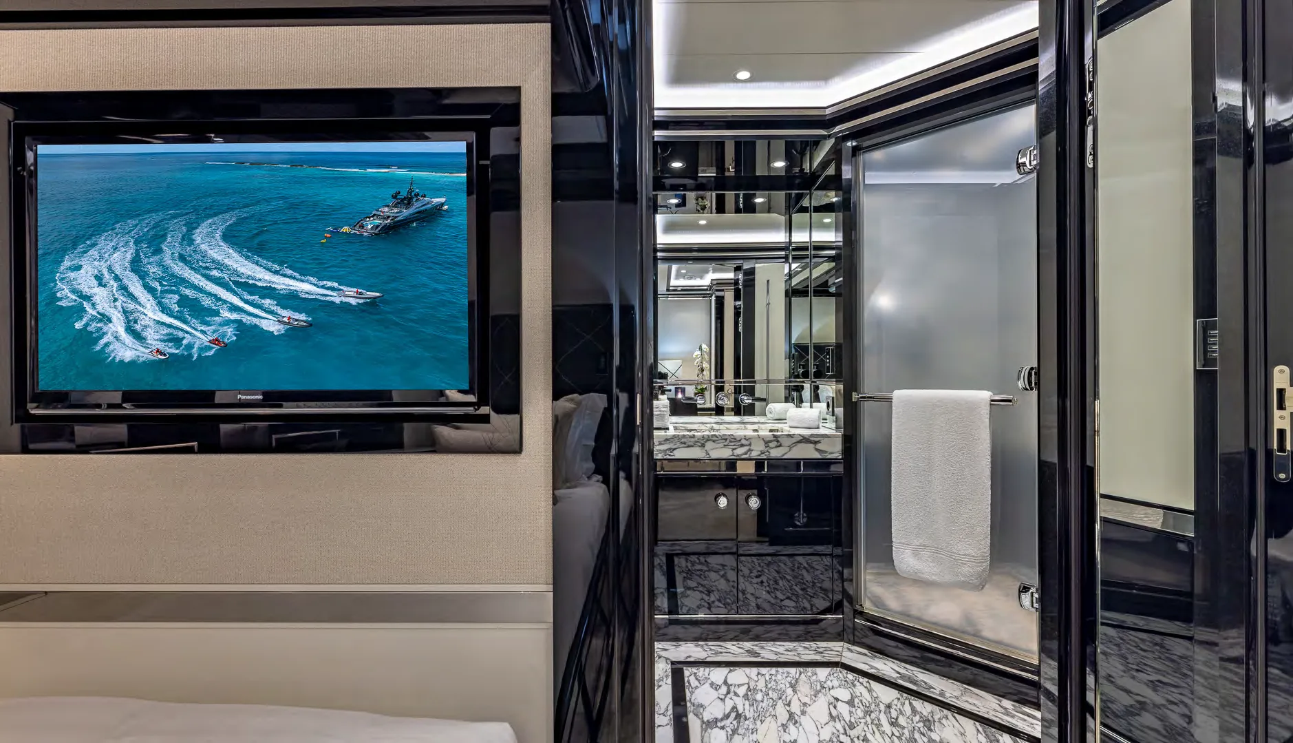 OKTO — photo 24 location yacht Cannes