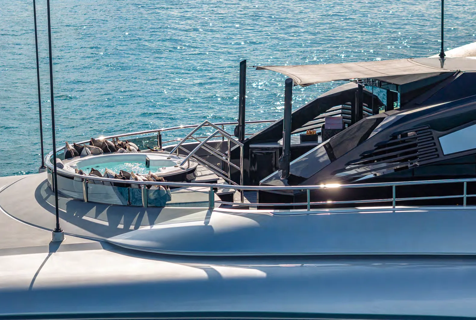 OKTO — photo 36 location yacht Cannes