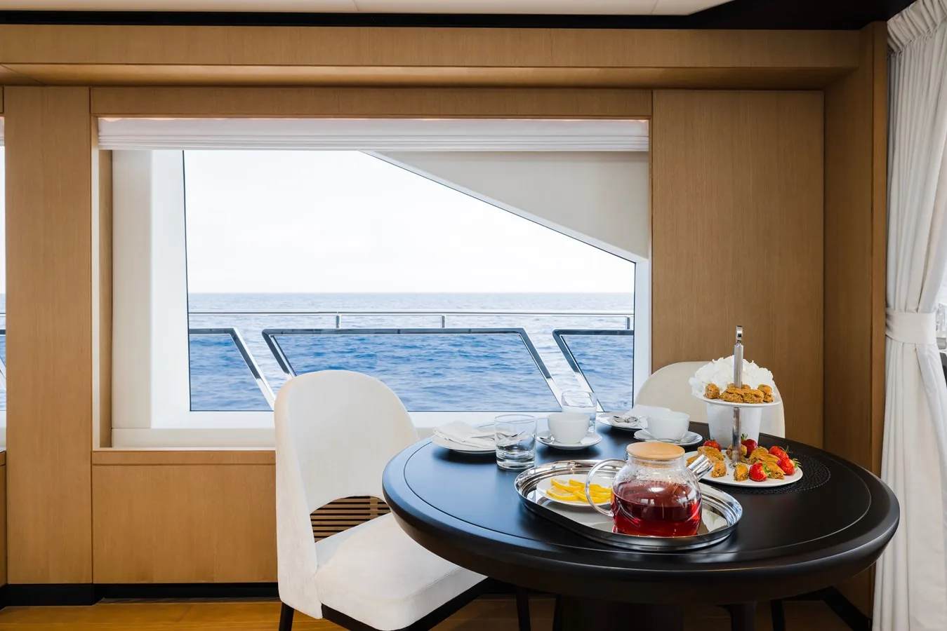 OLIVIA - photo 24 yacht charter Cannes
