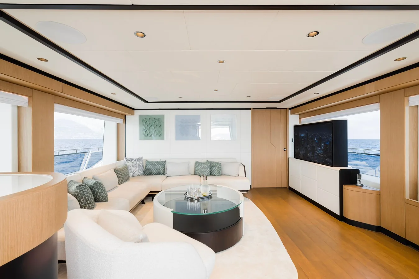 OLIVIA - photo 25 yacht charter Cannes