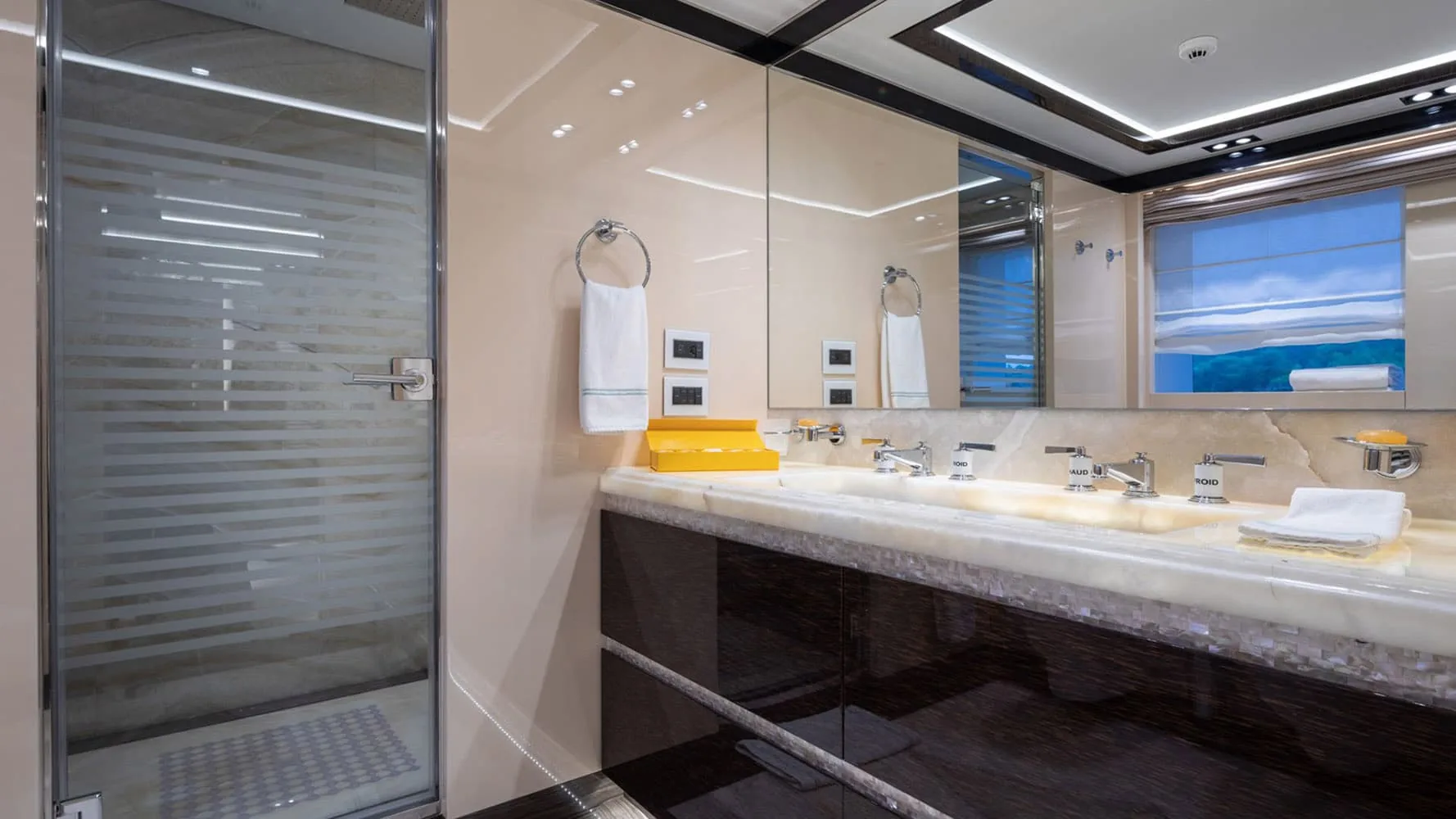 OPTASIA - photo 15 yacht charter Cannes