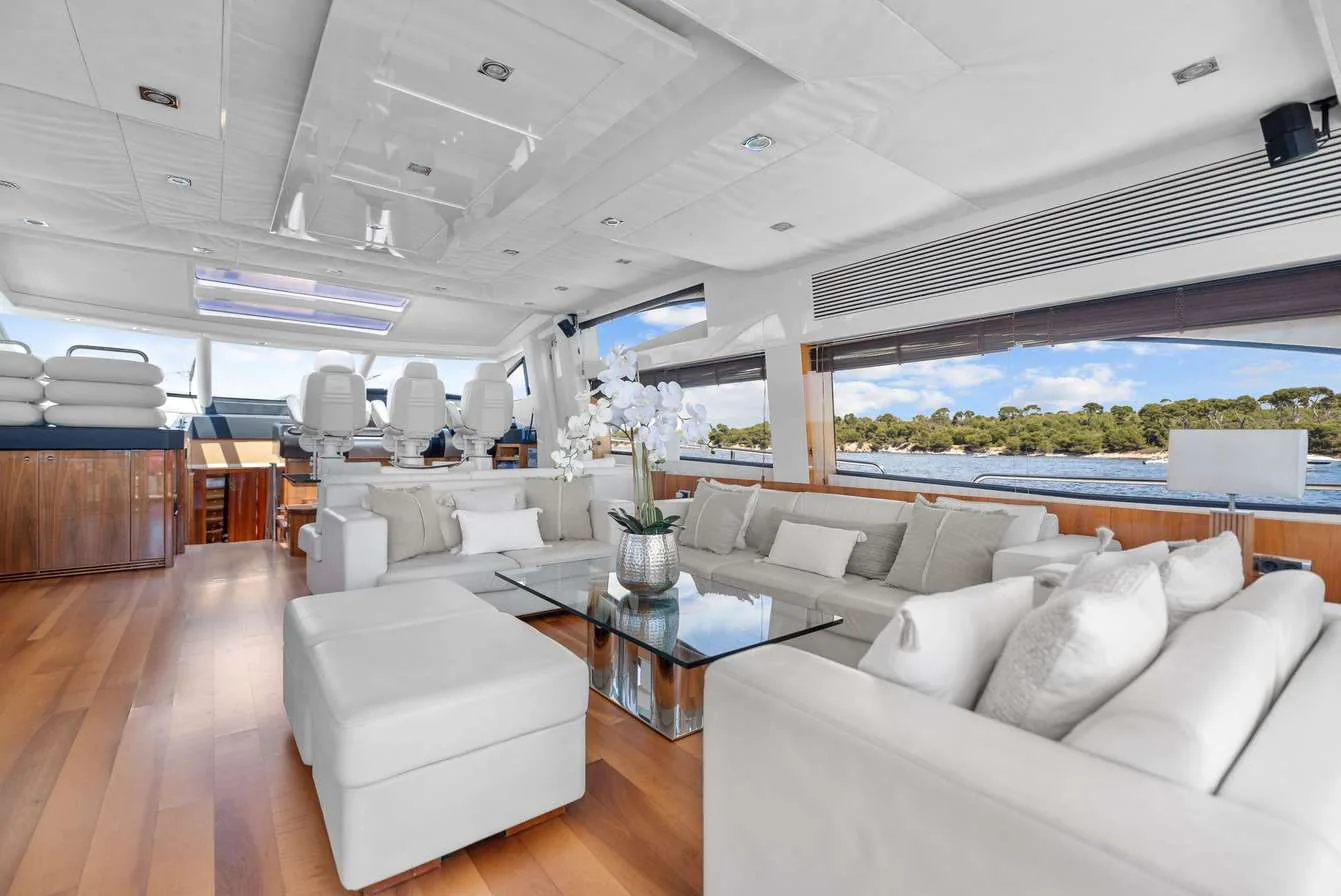 Palumba — photo 18 location yacht Cannes