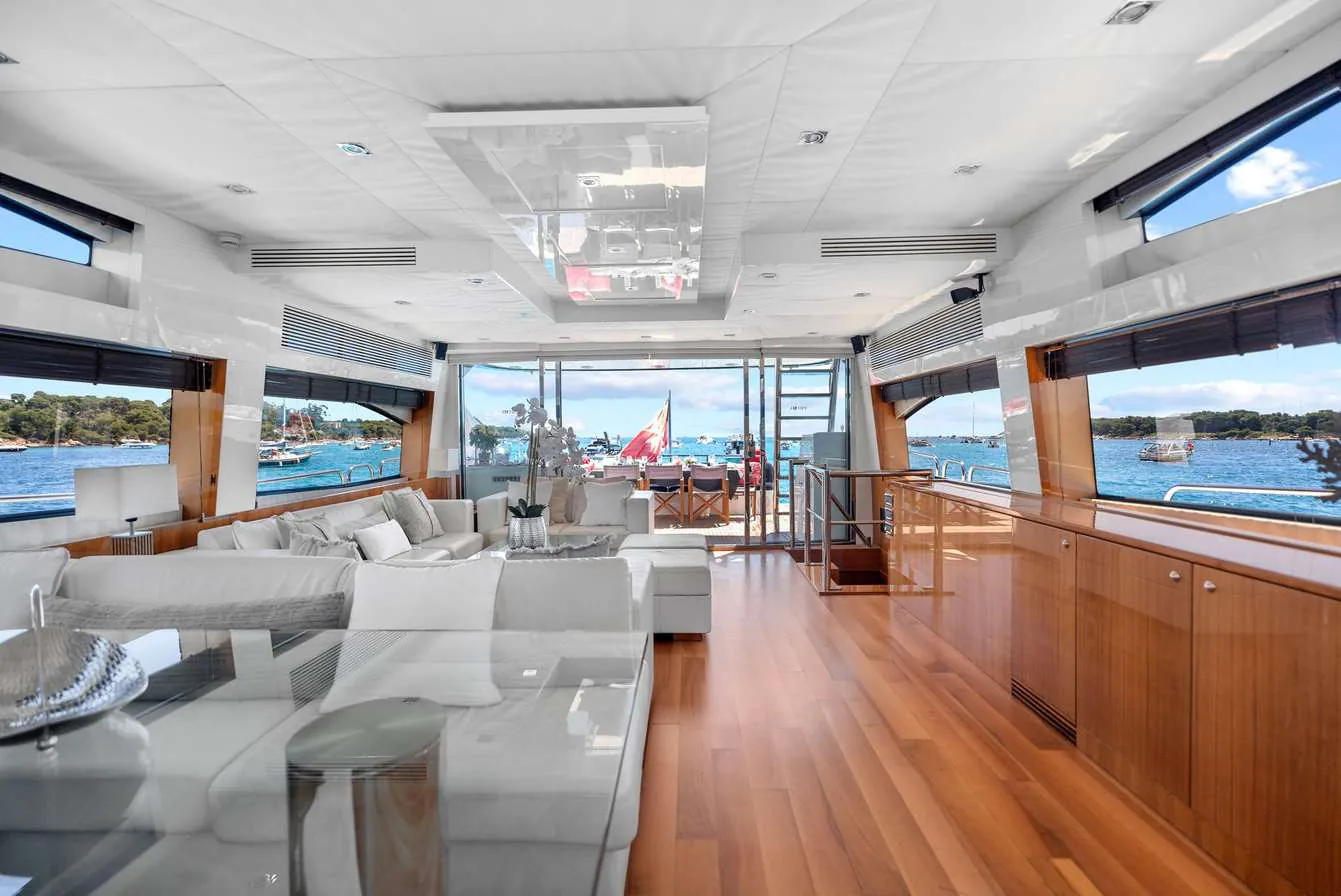 Palumba — photo 20 location yacht Cannes