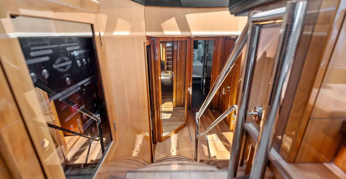 Palumba — photo 21 location yacht Cannes