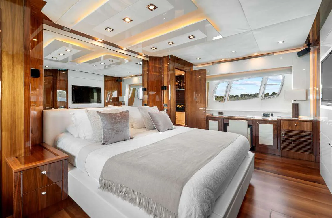 Palumba — photo 23 location yacht Cannes