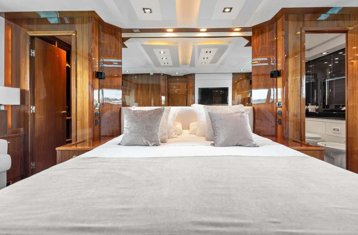 Palumba — photo 25 location yacht Cannes