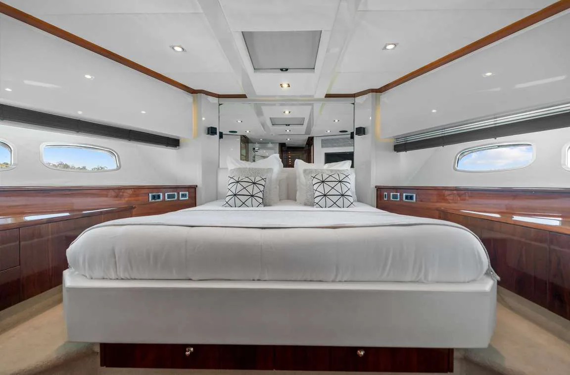 Palumba — photo 28 location yacht Cannes