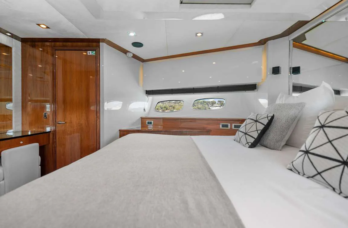 Palumba — photo 30 location yacht Cannes
