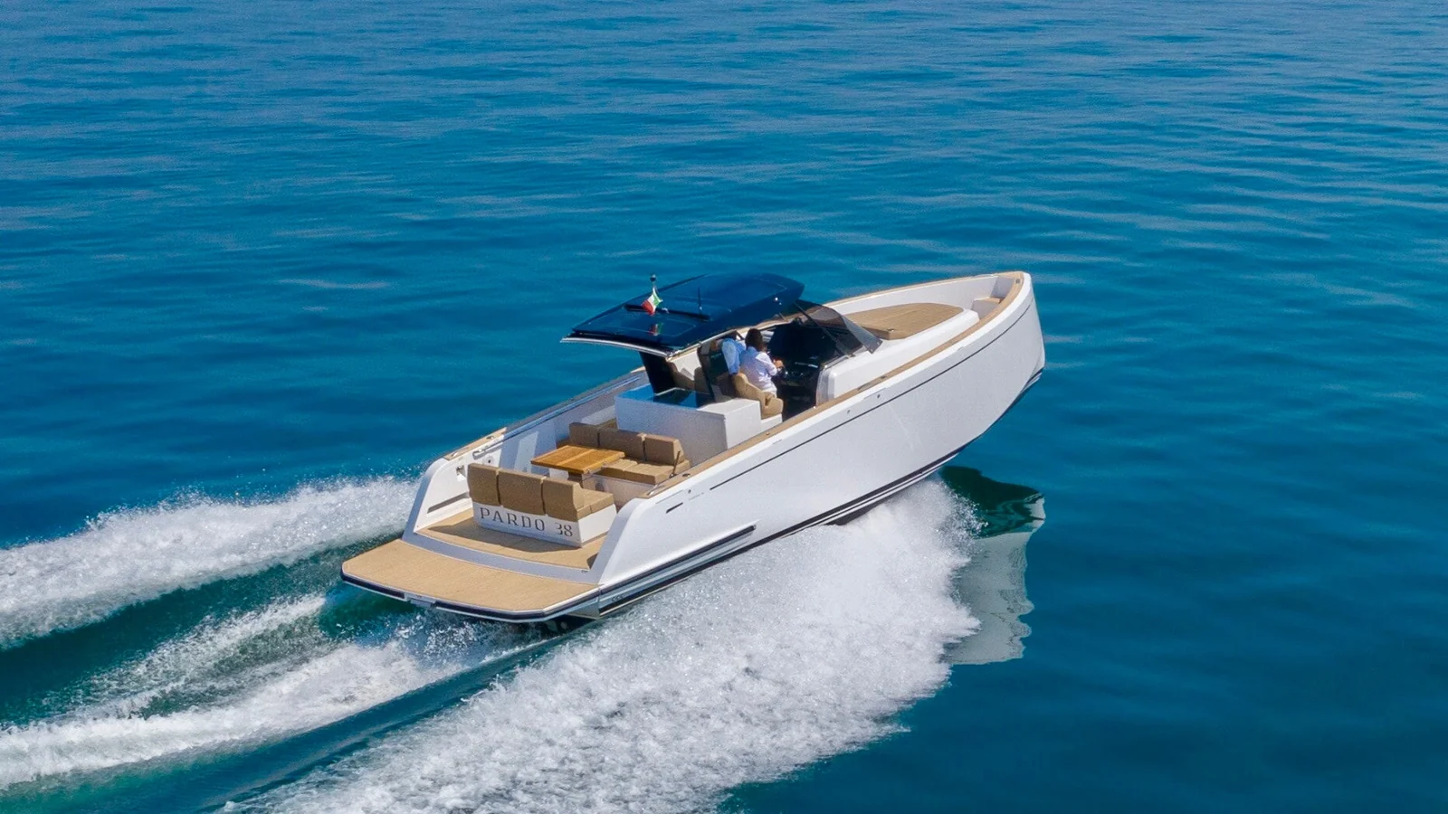 Pardo 38, photo 1 location yacht Cannes