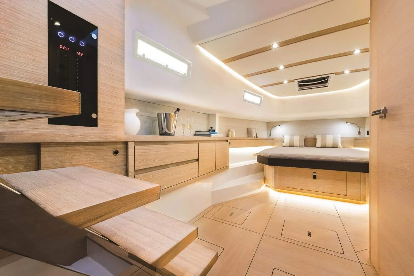 Pardo 43, photo 12 location yacht Cannes