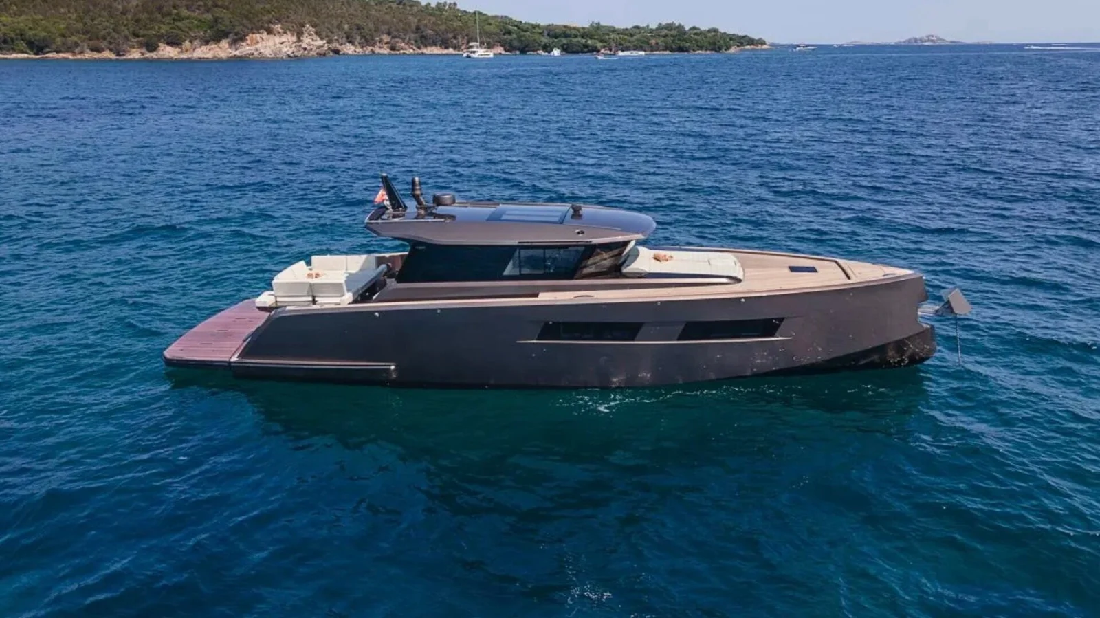 Pardo 52 GT, photo 3 location yacht Cannes