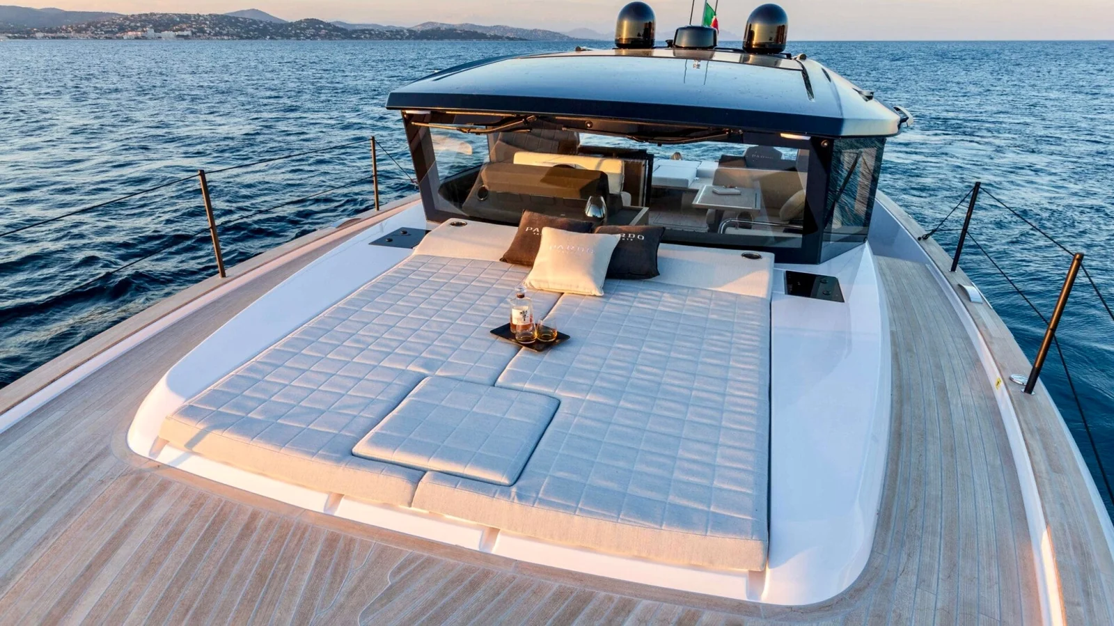 Pardo 52 GT, photo 7 location yacht Cannes