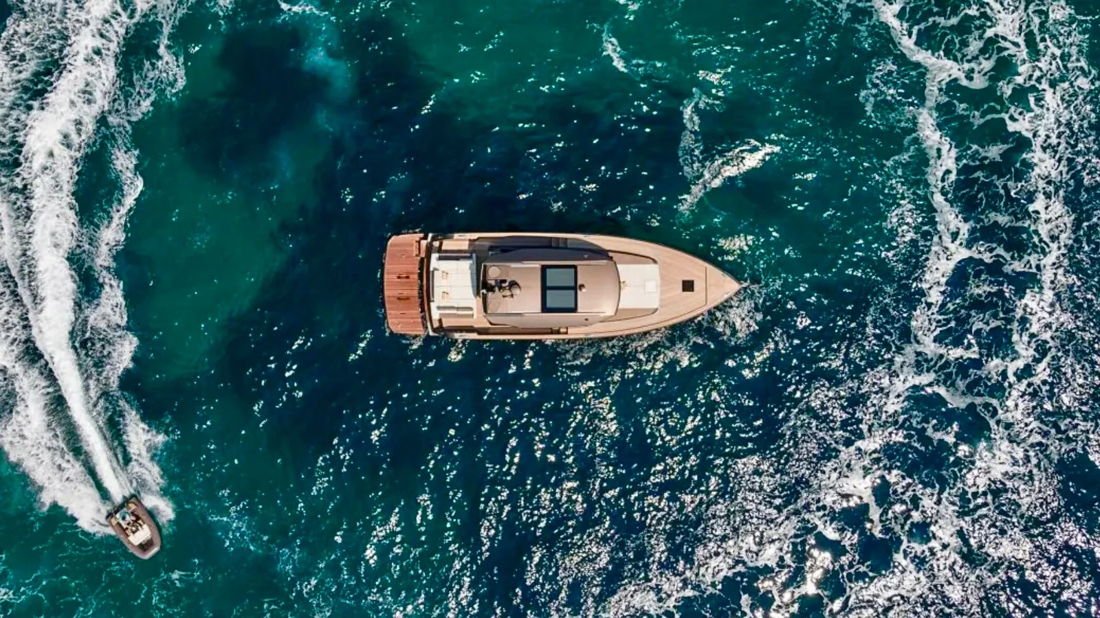 Pardo 52 GT, photo 9 location yacht Cannes