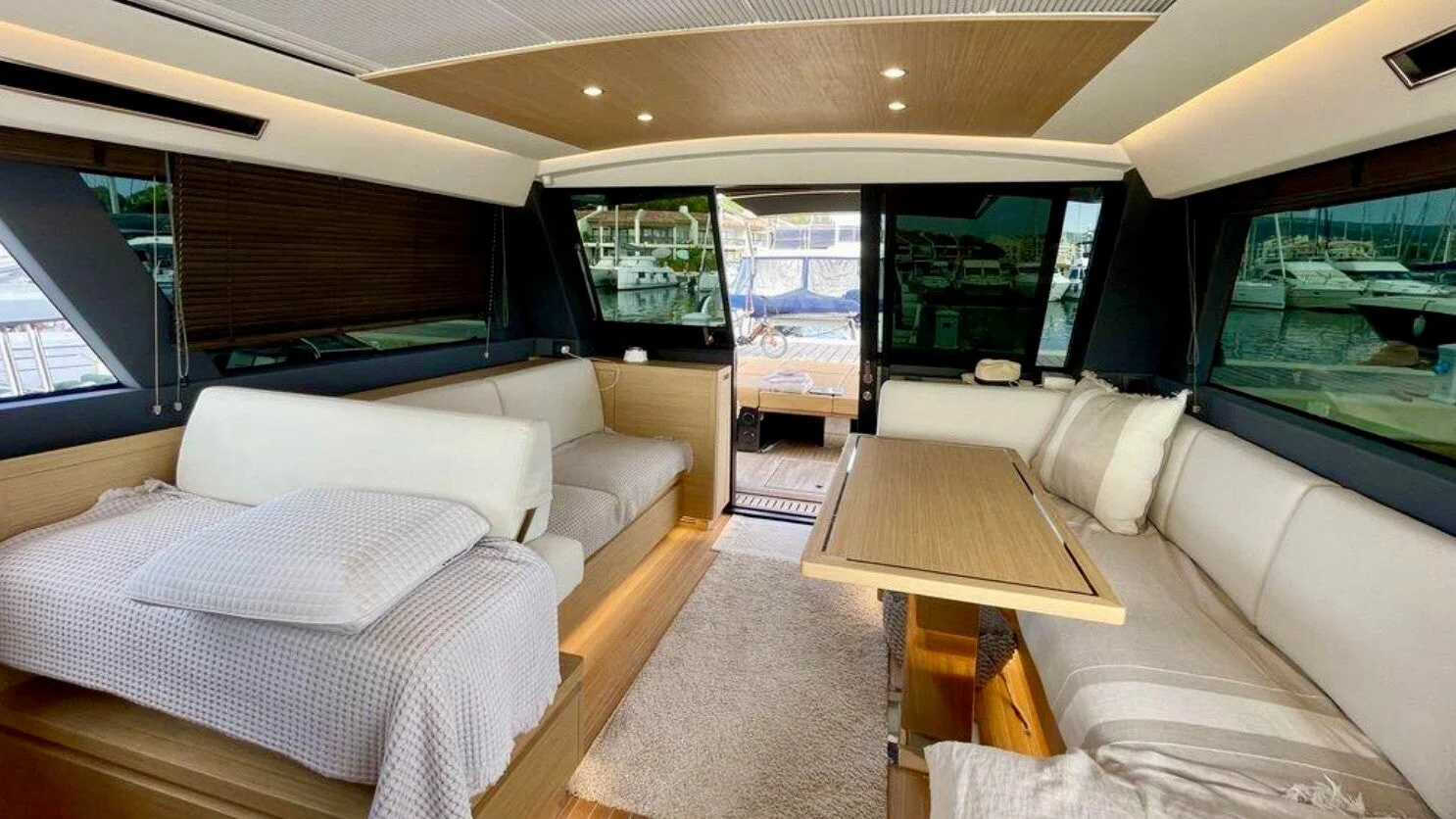 Pardo 52 GT, photo 10 location yacht Cannes