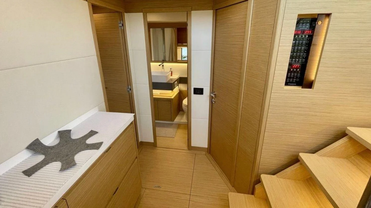 Pardo 52 GT, photo 12 location yacht Cannes