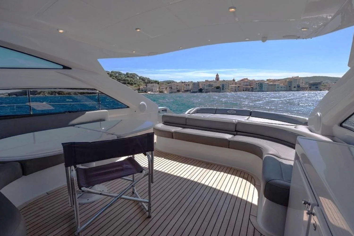 Pershing 56, photo 4 location yacht Cannes