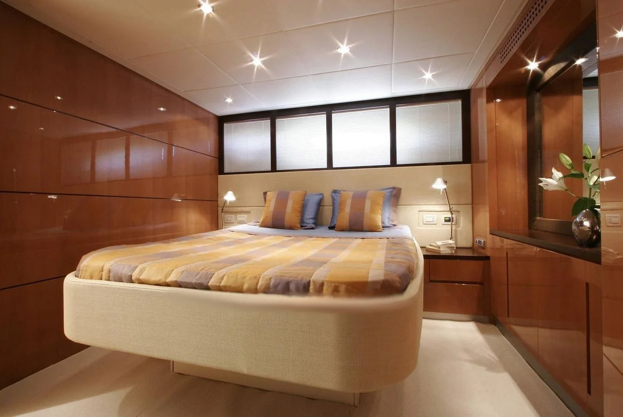 Pershing 56, photo 7 location yacht Cannes