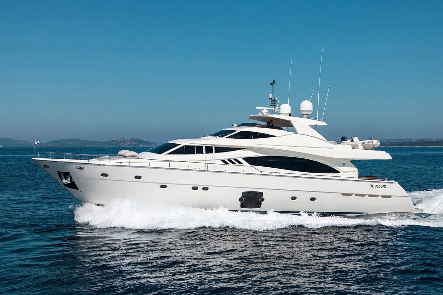 PORTHOS - photo 3 yacht charter Cannes